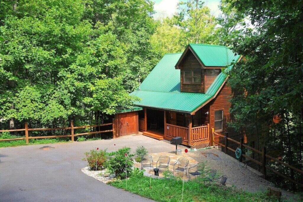 Brave Eagle Cabin Sevierville Szoba fotó