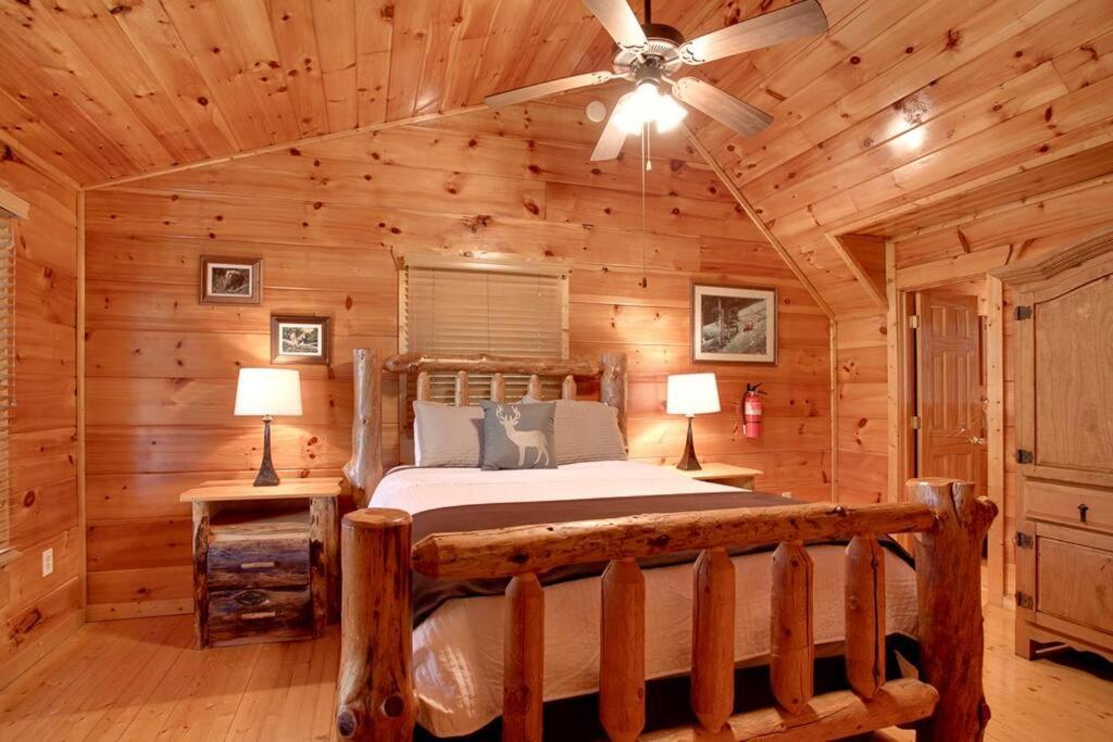 Brave Eagle Cabin Sevierville Szoba fotó