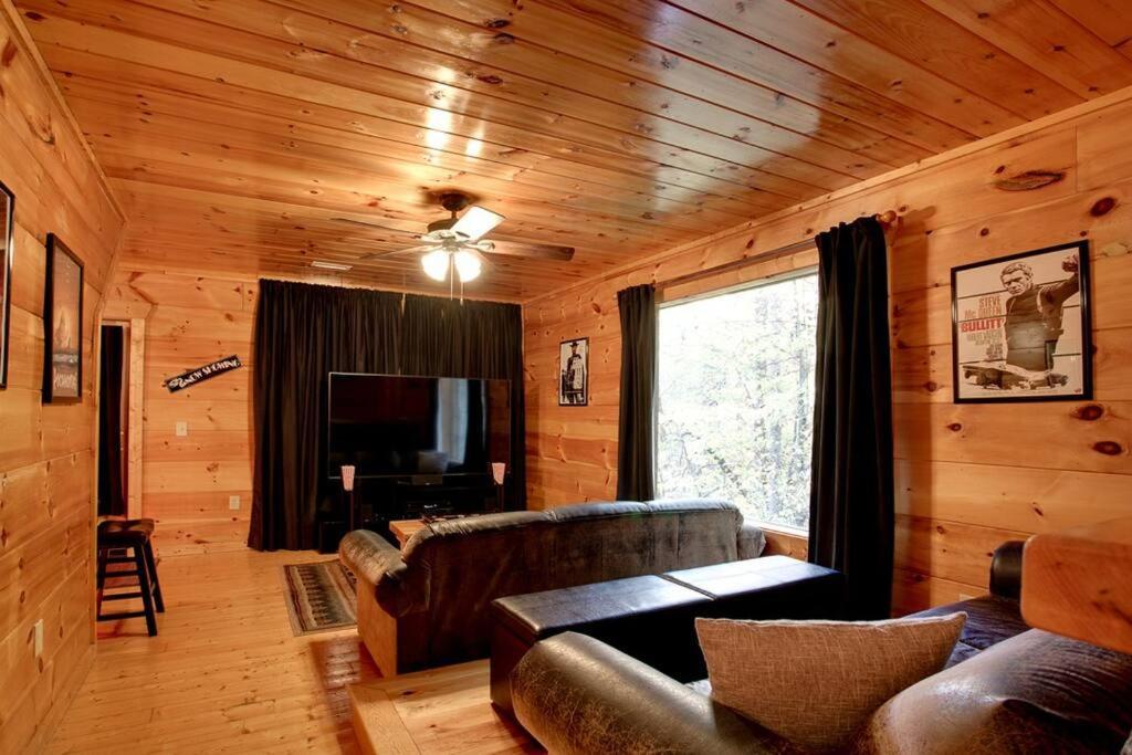 Brave Eagle Cabin Sevierville Szoba fotó