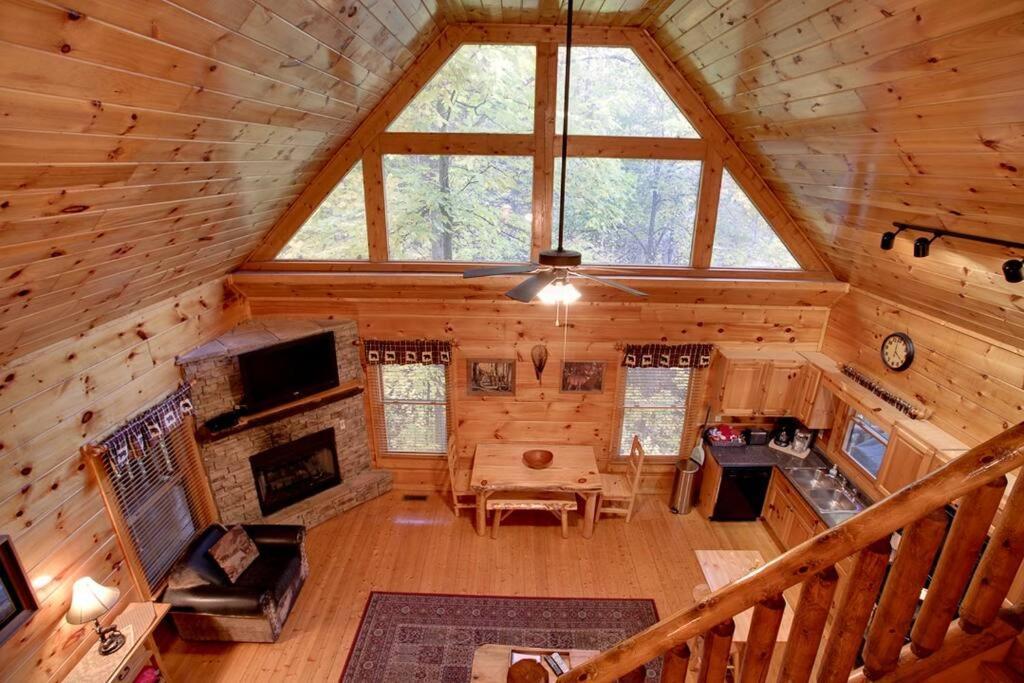 Brave Eagle Cabin Sevierville Szoba fotó